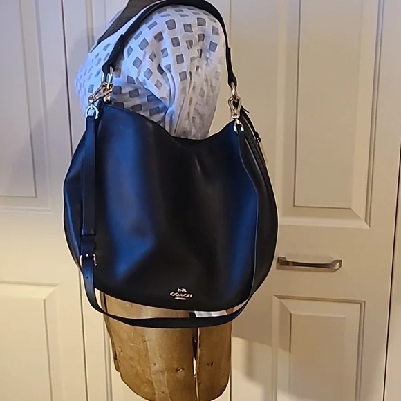 Authentic Coach Purse - Picture 2 of 8